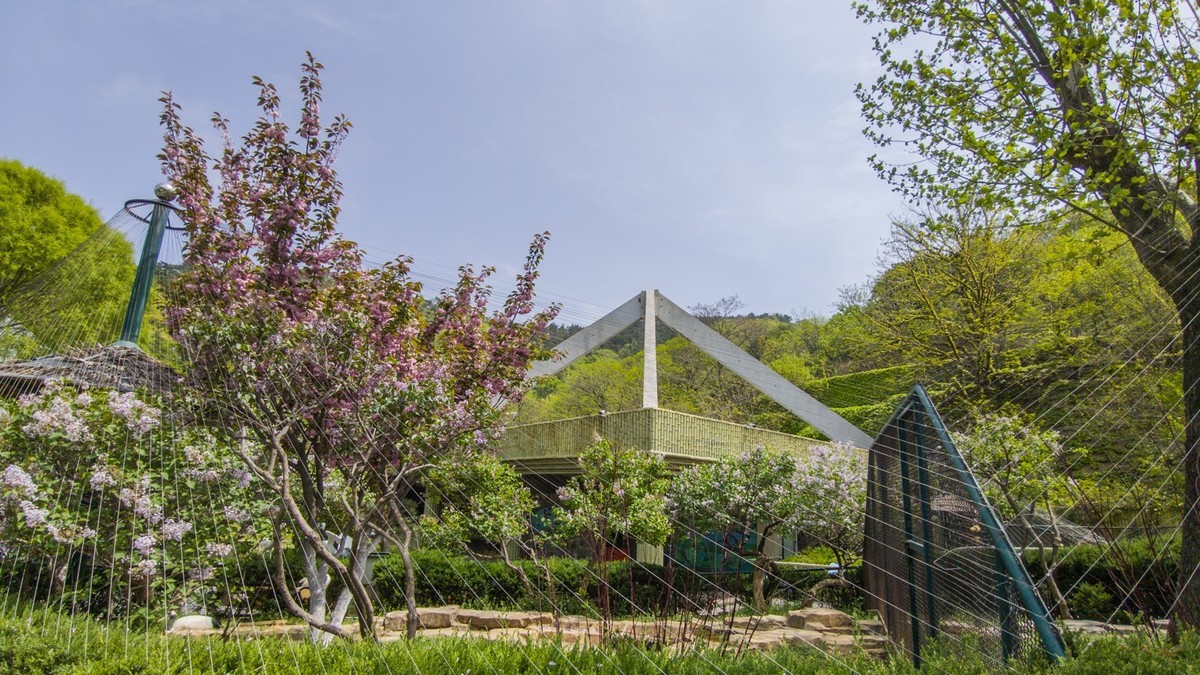 大 连 森 林 动 物 园 北 门