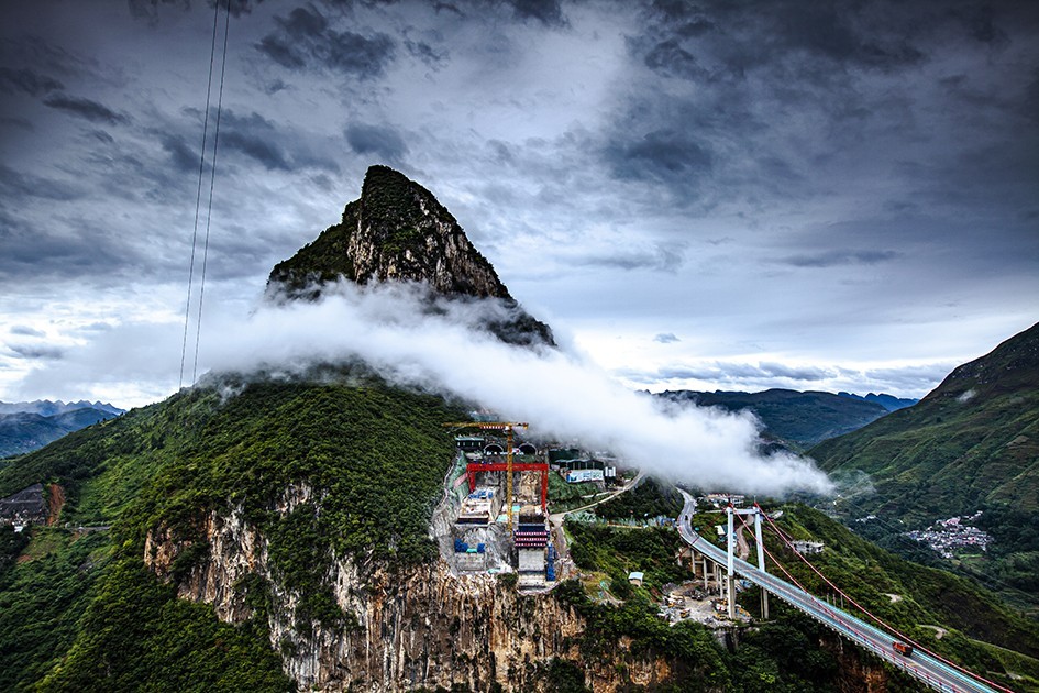 在建中的乌蒙山特大桥