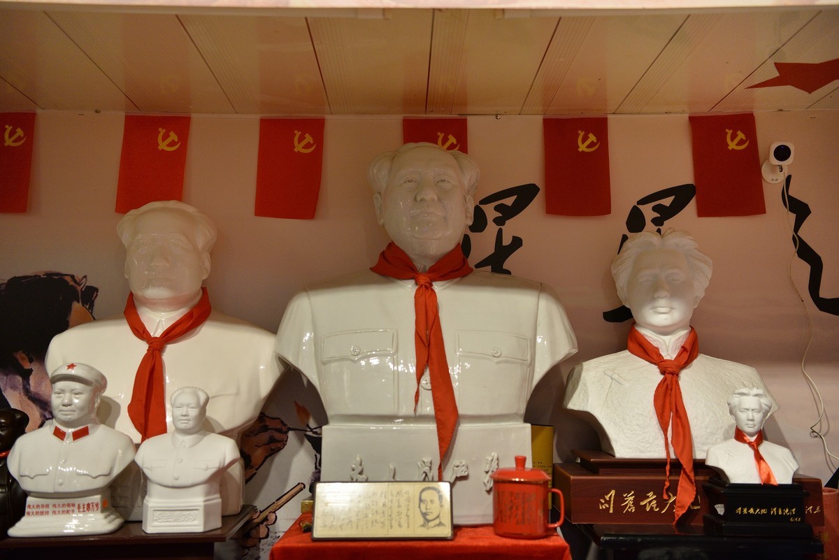 井冈山红色领袖雕像纪念品店-1