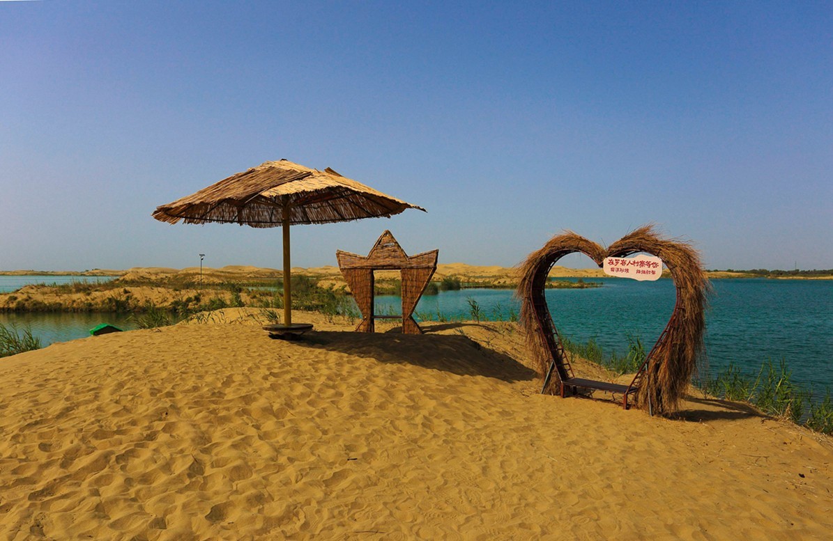 罗布人村寨---罗布人是古老的民族之一 生活在新疆的塔克拉玛干沙漠 塔里木河边