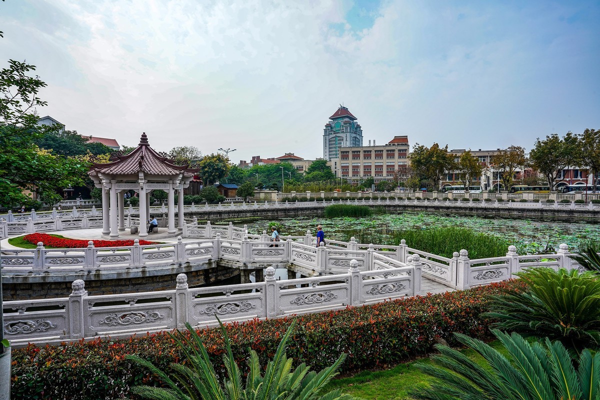 南普陀寺莲花池