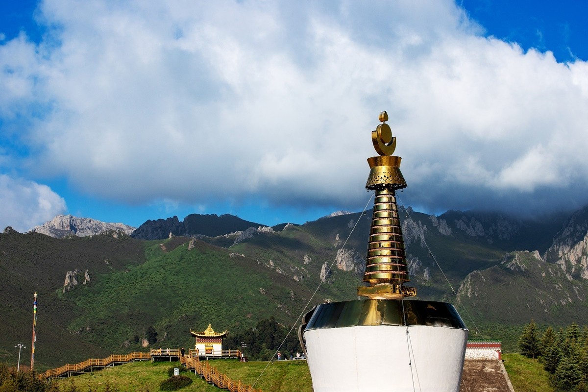 时光不语自清浅，岁月无言自安然。