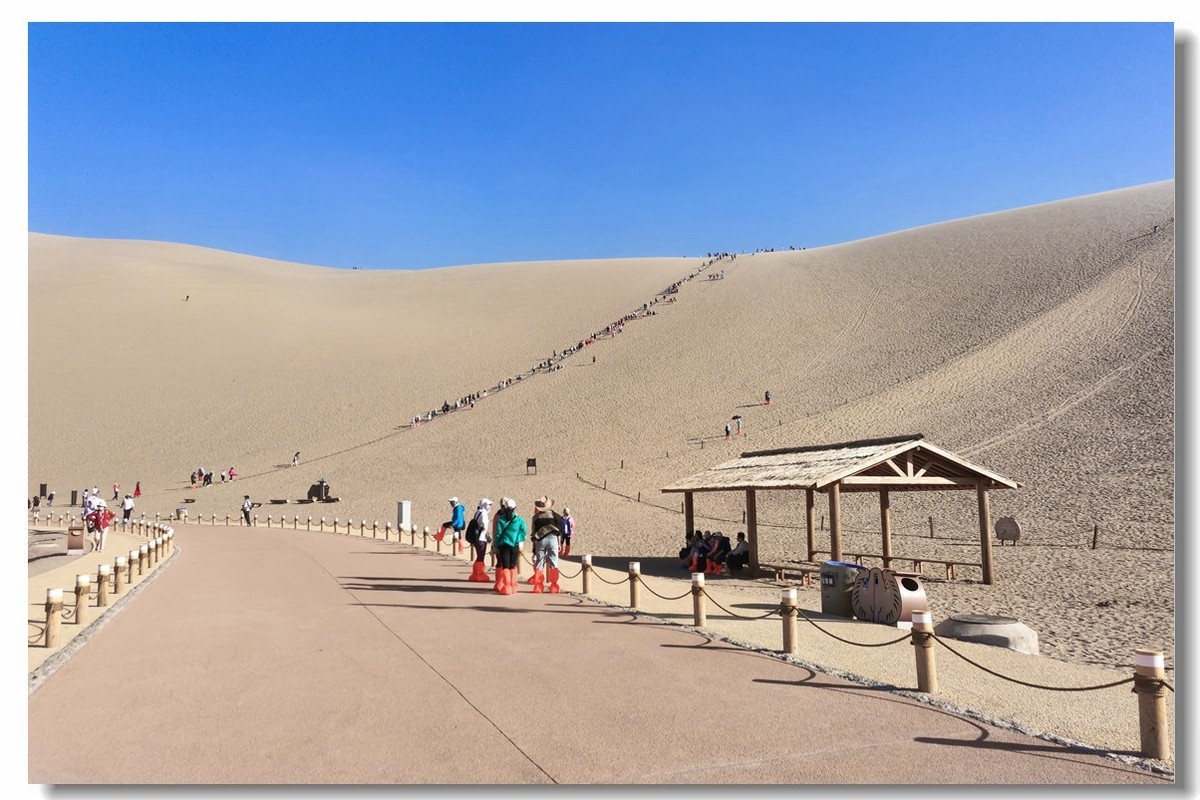 青甘大环之旅——鸣沙山月牙泉