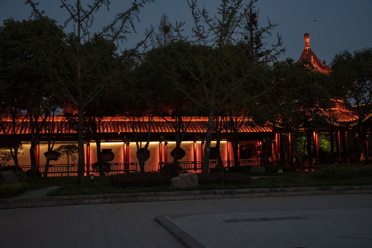 拍照狂魔之夜游台儿庄一【10P】