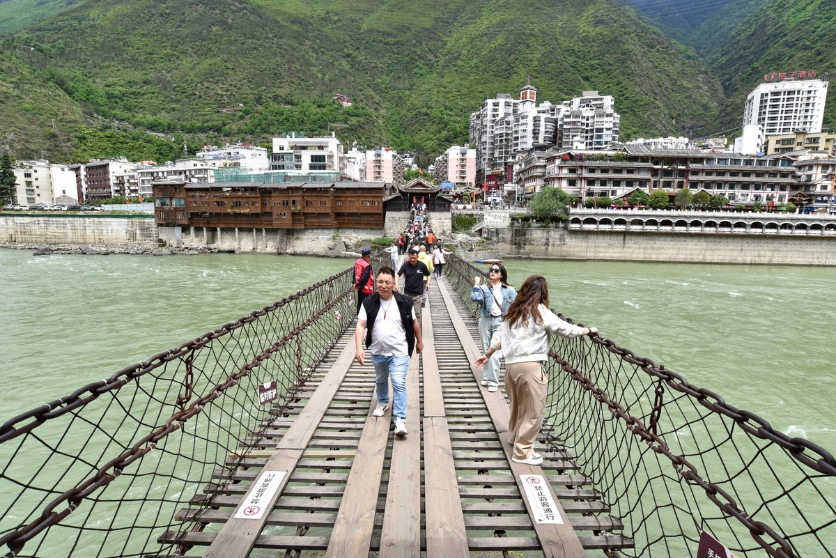 泸定一路小景1