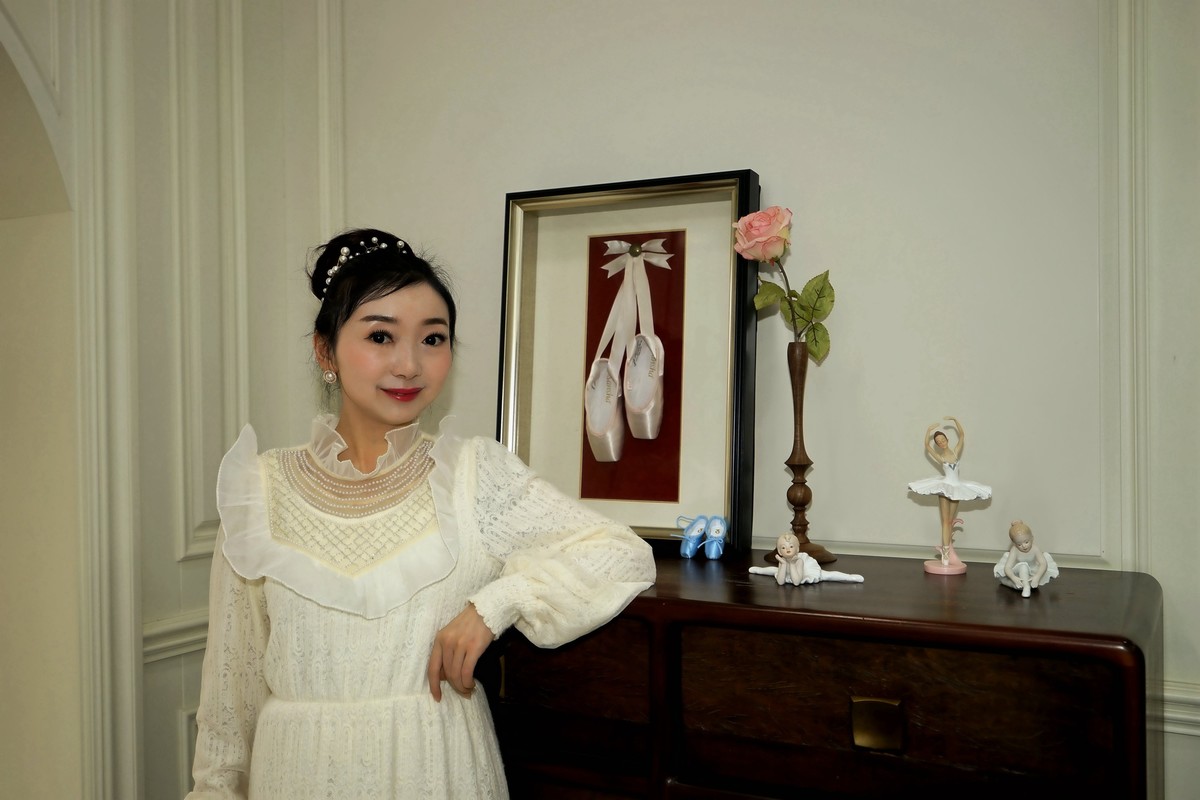 环境人像---大地音乐会所开心的张樱美女！