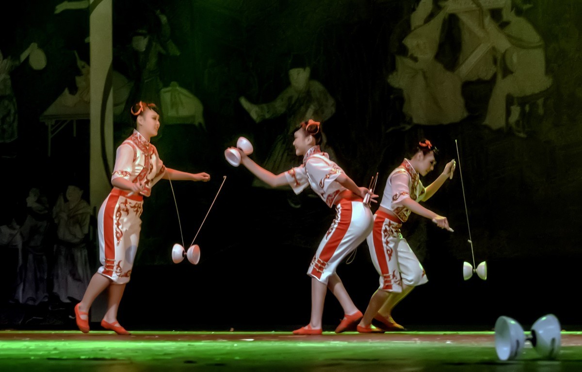 舞台摄影：杂技《小亲妹嘢》
