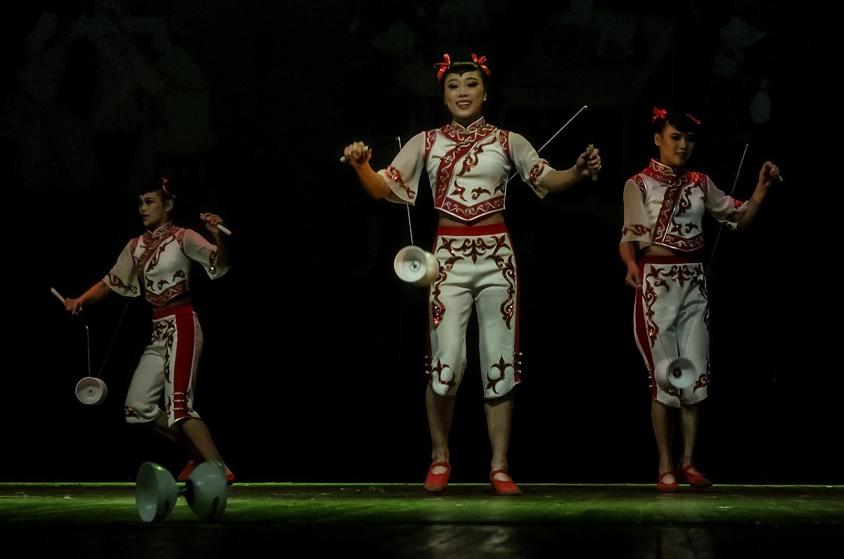 舞台摄影：杂技《小亲妹嘢》