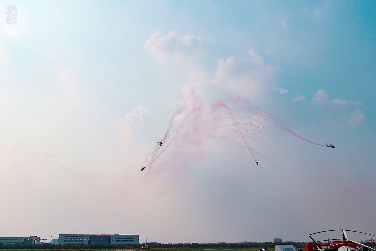 第六届中国天津国际直升机博览会飞行表演掠影