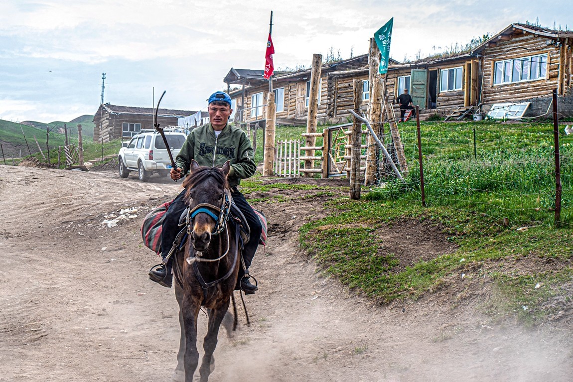 新疆行游--琼库什台返回特克斯县途中【3】