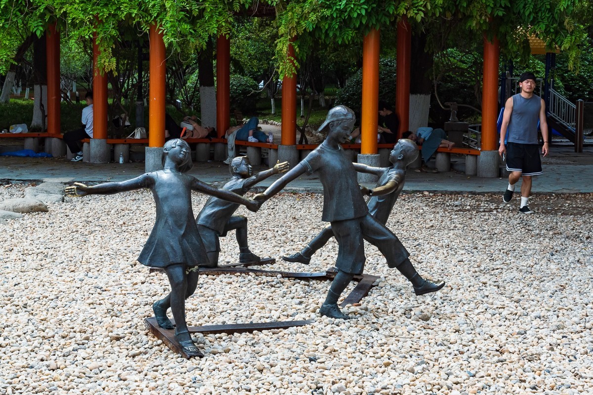 汉口江滩码头文化雕塑群