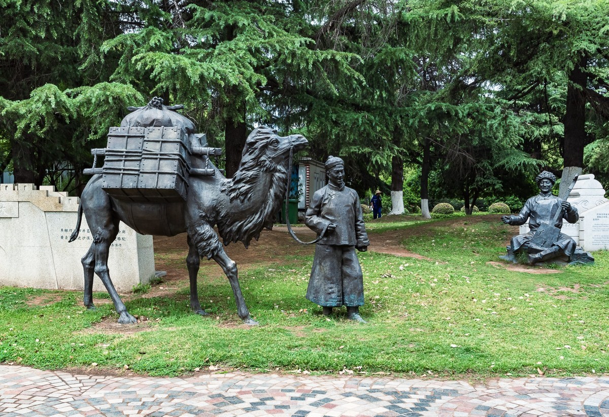 汉口江滩码头文化雕塑群