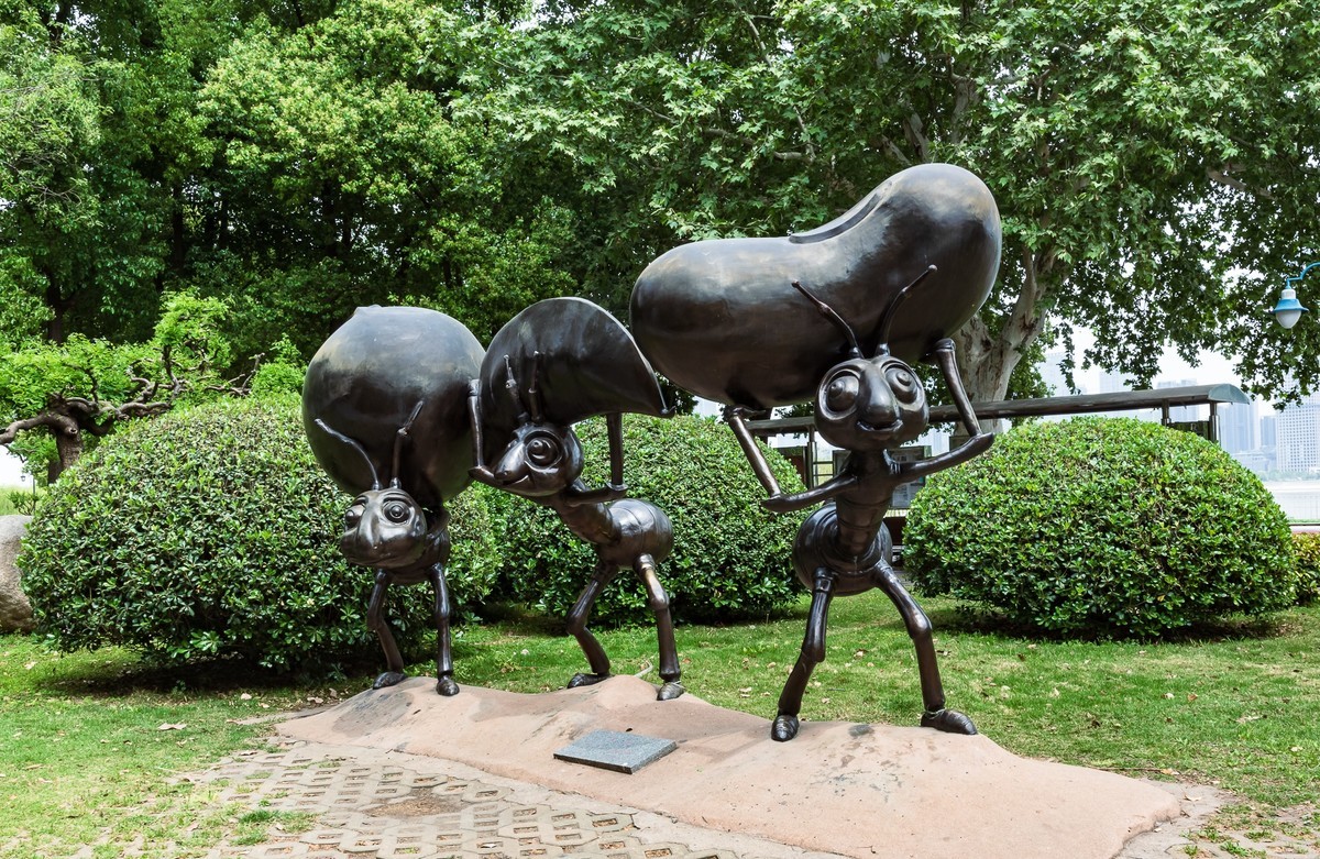 汉口江滩码头文化雕塑群