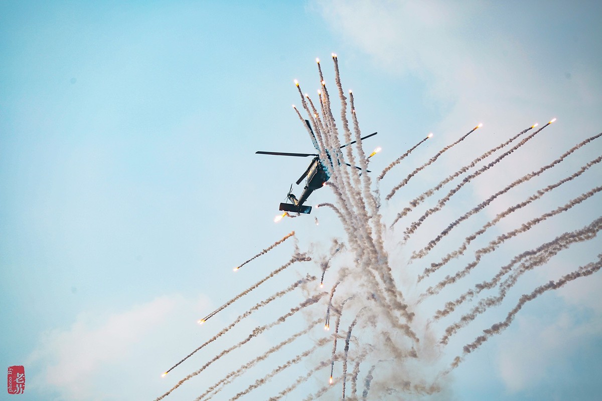 第六届中国天津国际直升机博览会飞行表演掠影