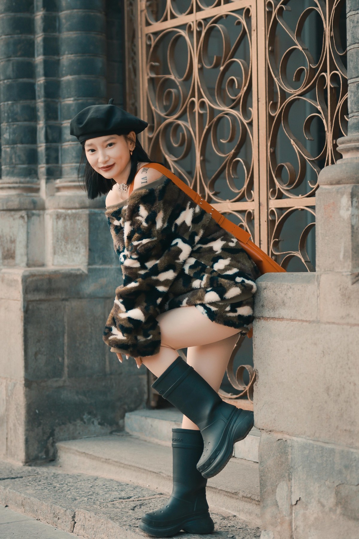 《教堂人像》--祝摄友圣诞快乐，新年快乐！！