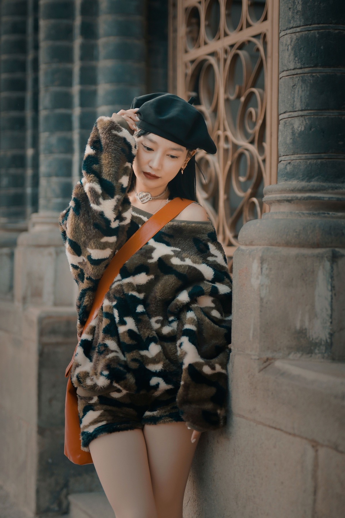 《教堂人像》--祝摄友圣诞快乐，新年快乐！！