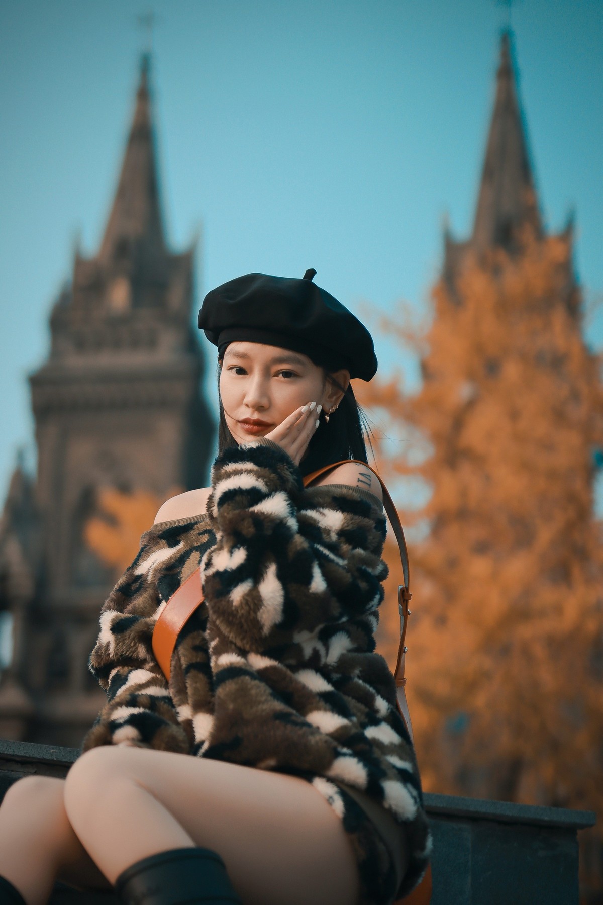 《教堂人像》--祝摄友圣诞快乐，新年快乐！！