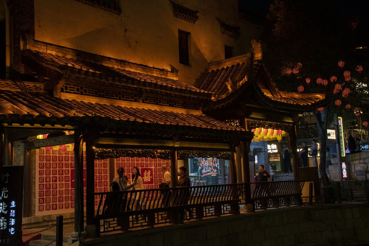 拍照狂魔之夜游台儿庄四【10P】