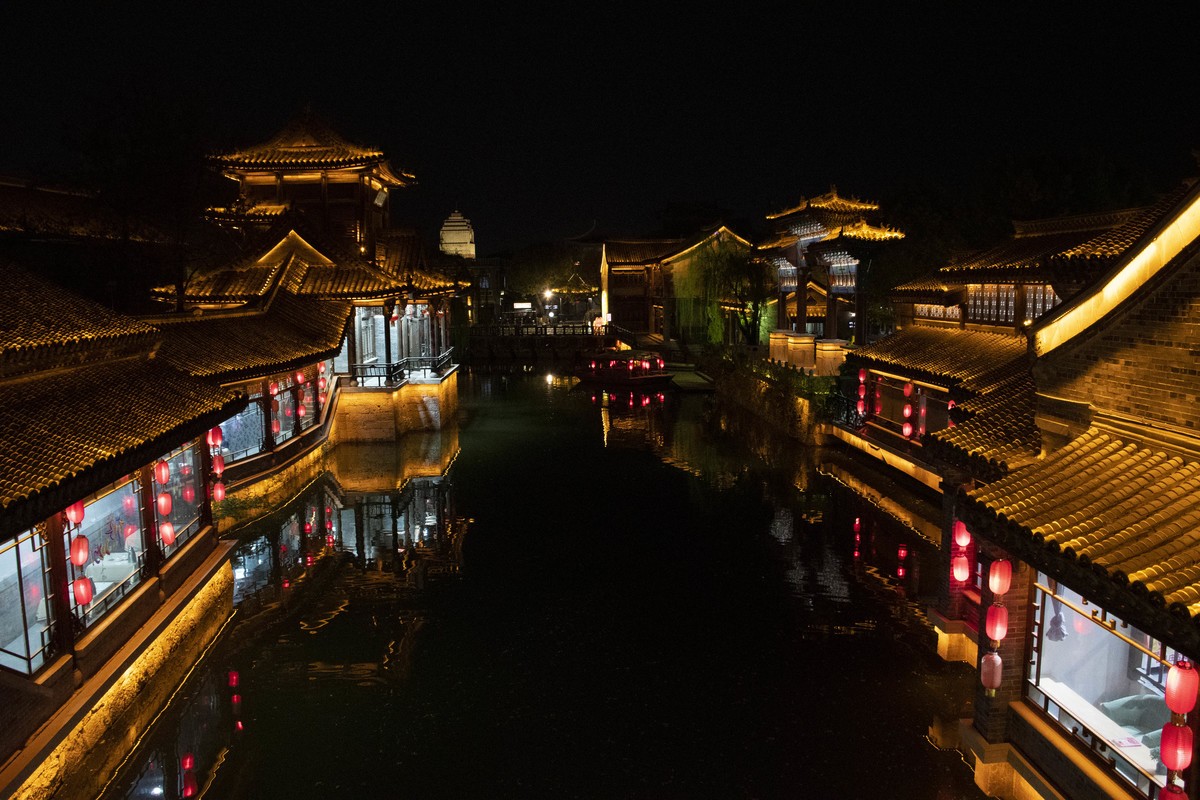 拍照狂魔之夜游台儿庄四【10P】