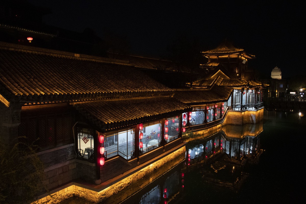 拍照狂魔之夜游台儿庄四【10P】