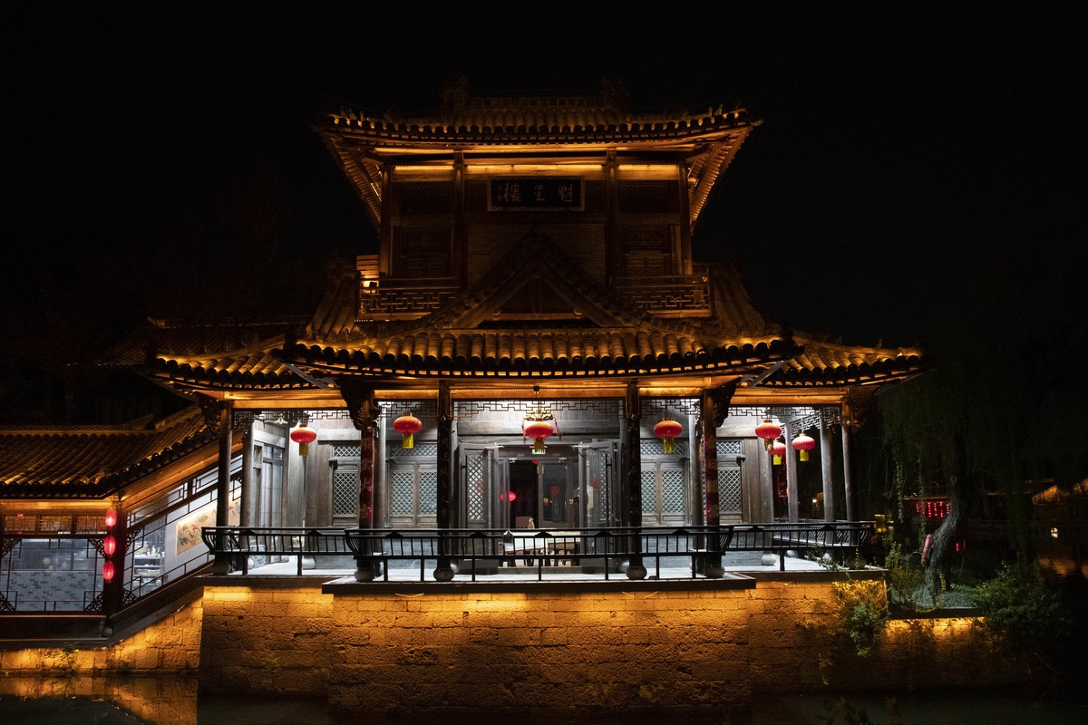 拍照狂魔之夜游台儿庄四【10P】