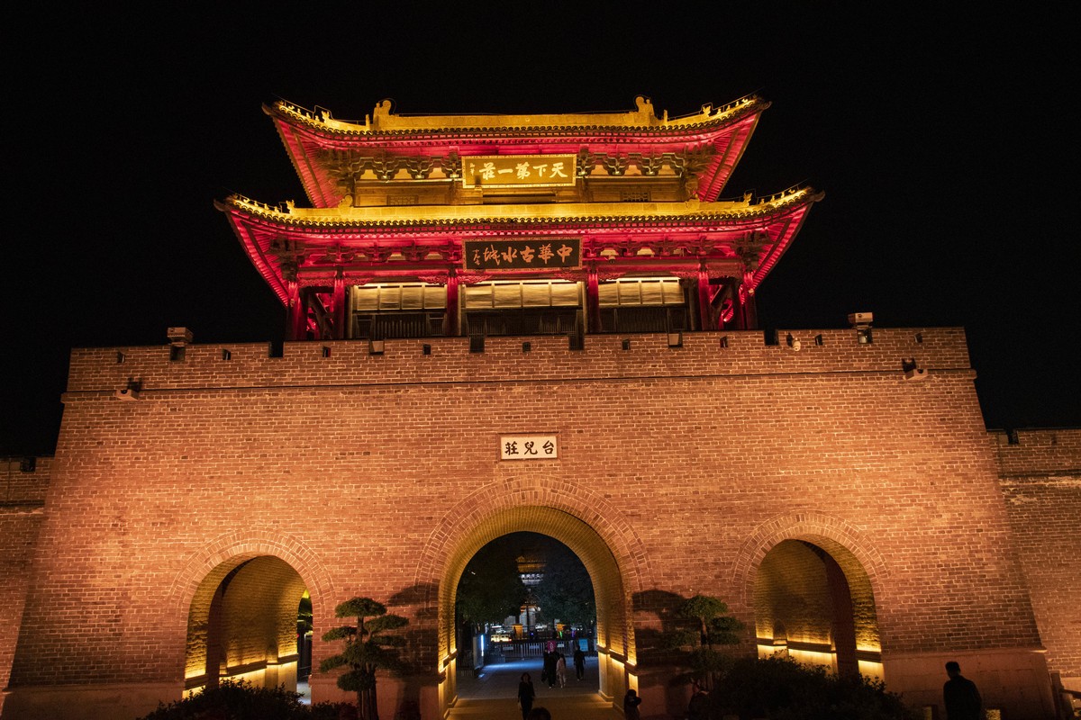 拍照狂魔之夜游台儿庄五【7P】