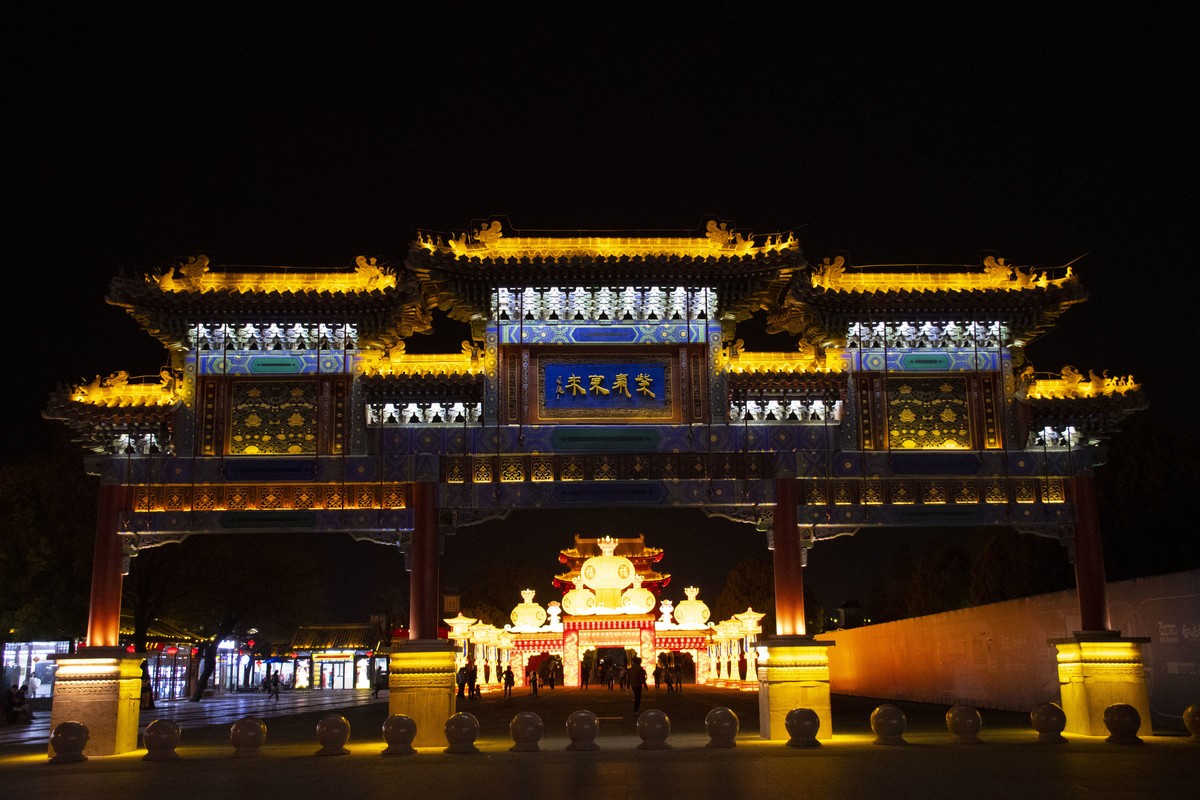 拍照狂魔之夜游台儿庄五【7P】