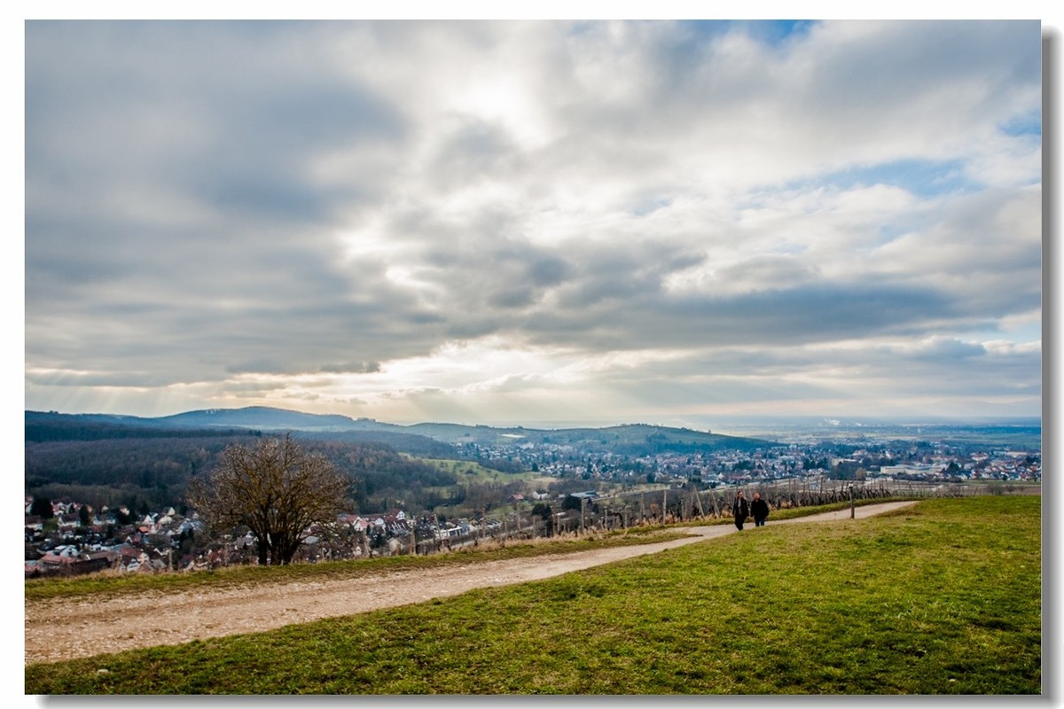 踏冬“罗马山”的德国人民