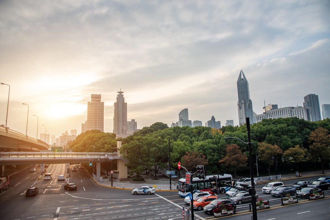 难得回来，跟新朋老友问个好！