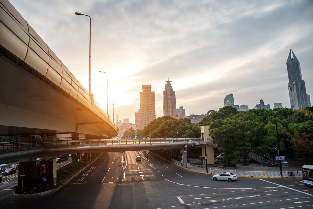 难得回来，跟新朋老友问个好！