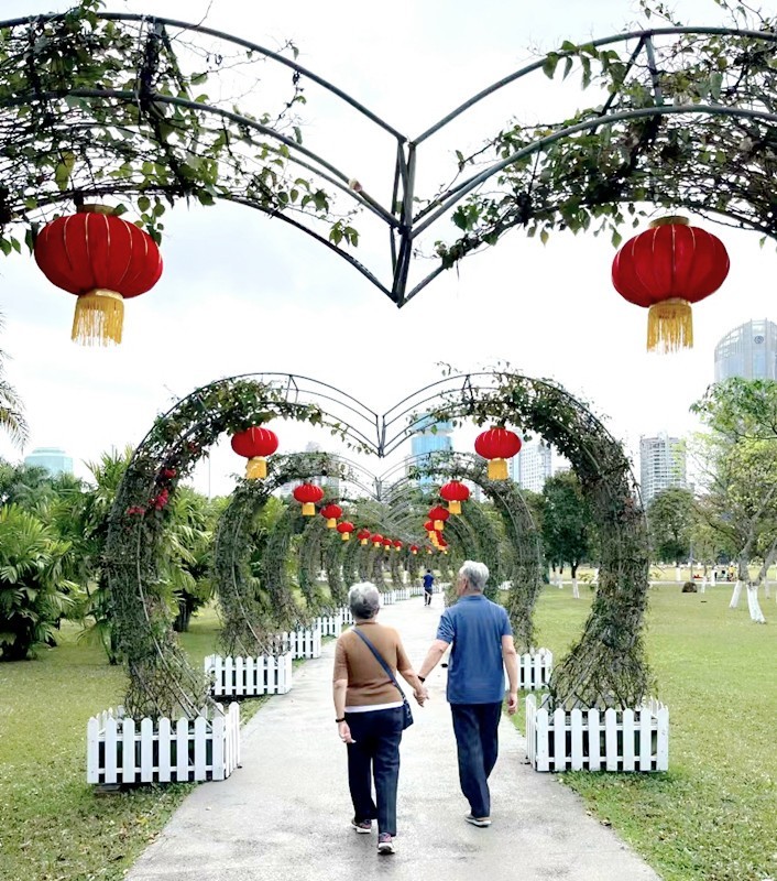 《不老松：纪实摄影》18我的妹妹（80岁）、妹夫（81岁）和姑爷自驾車海南环島游留影!