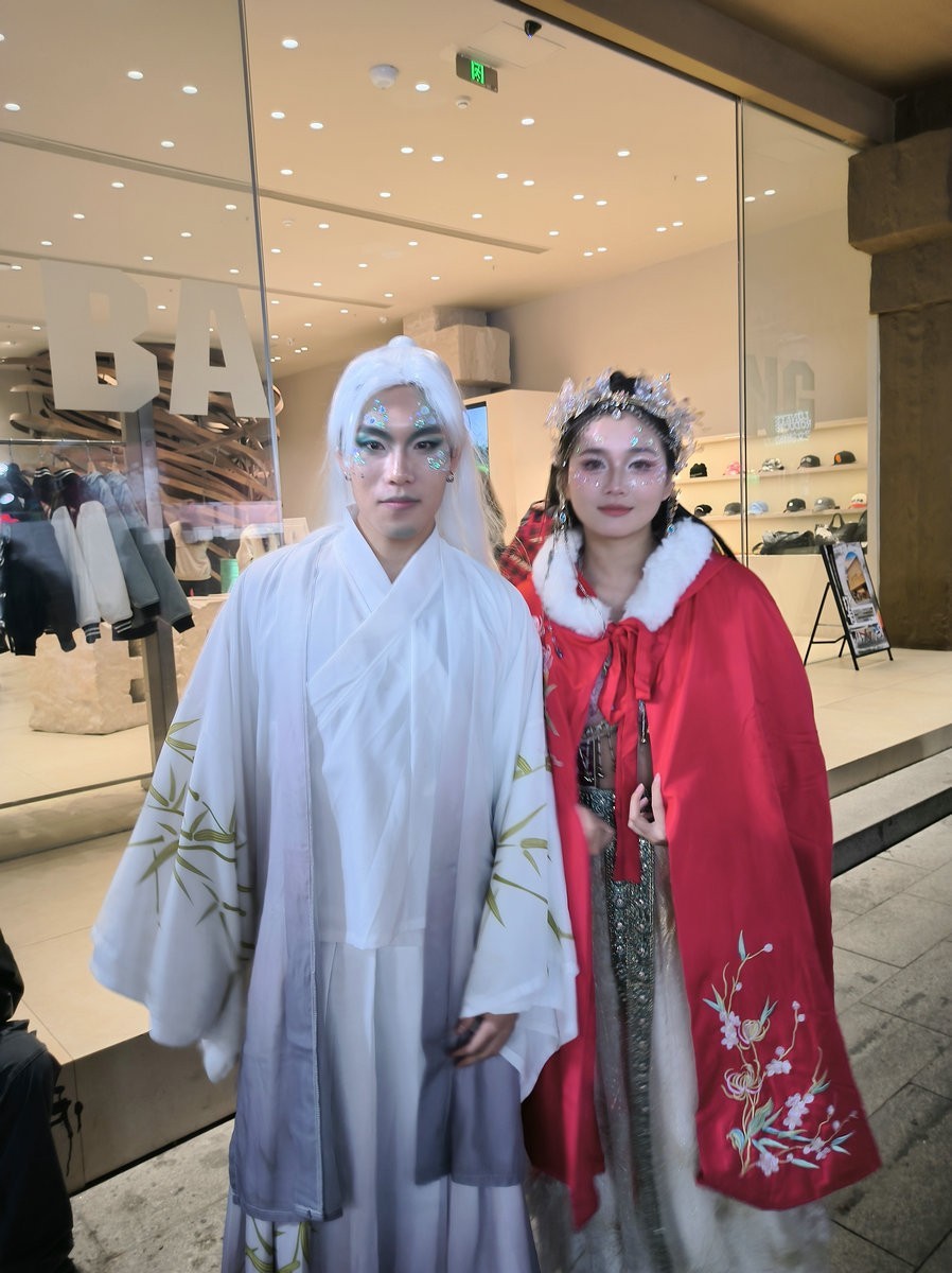 漫步星城 走街串巷（561）东方美人鱼