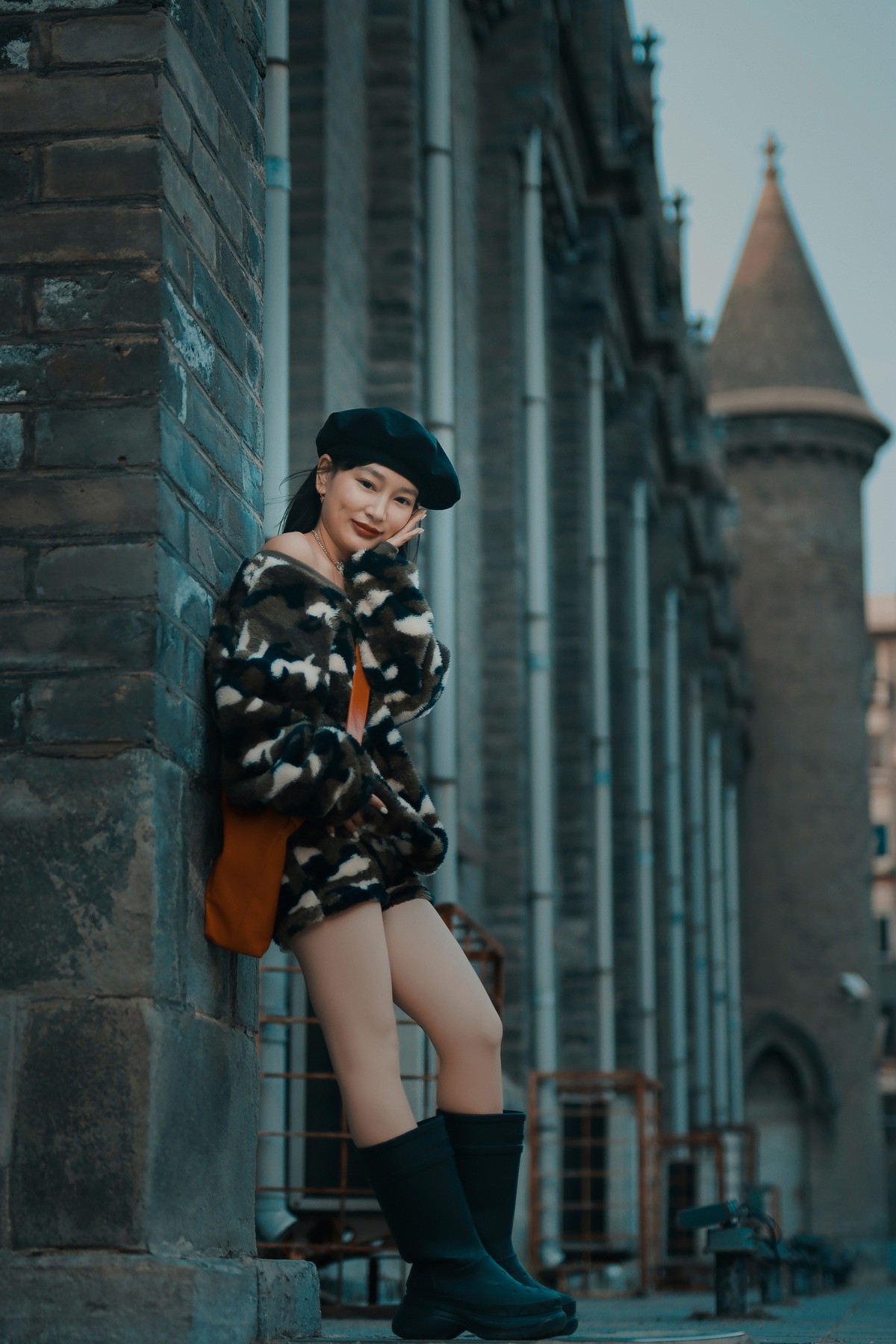 《教堂人像》--祝摄友圣诞快乐，新年快乐！！