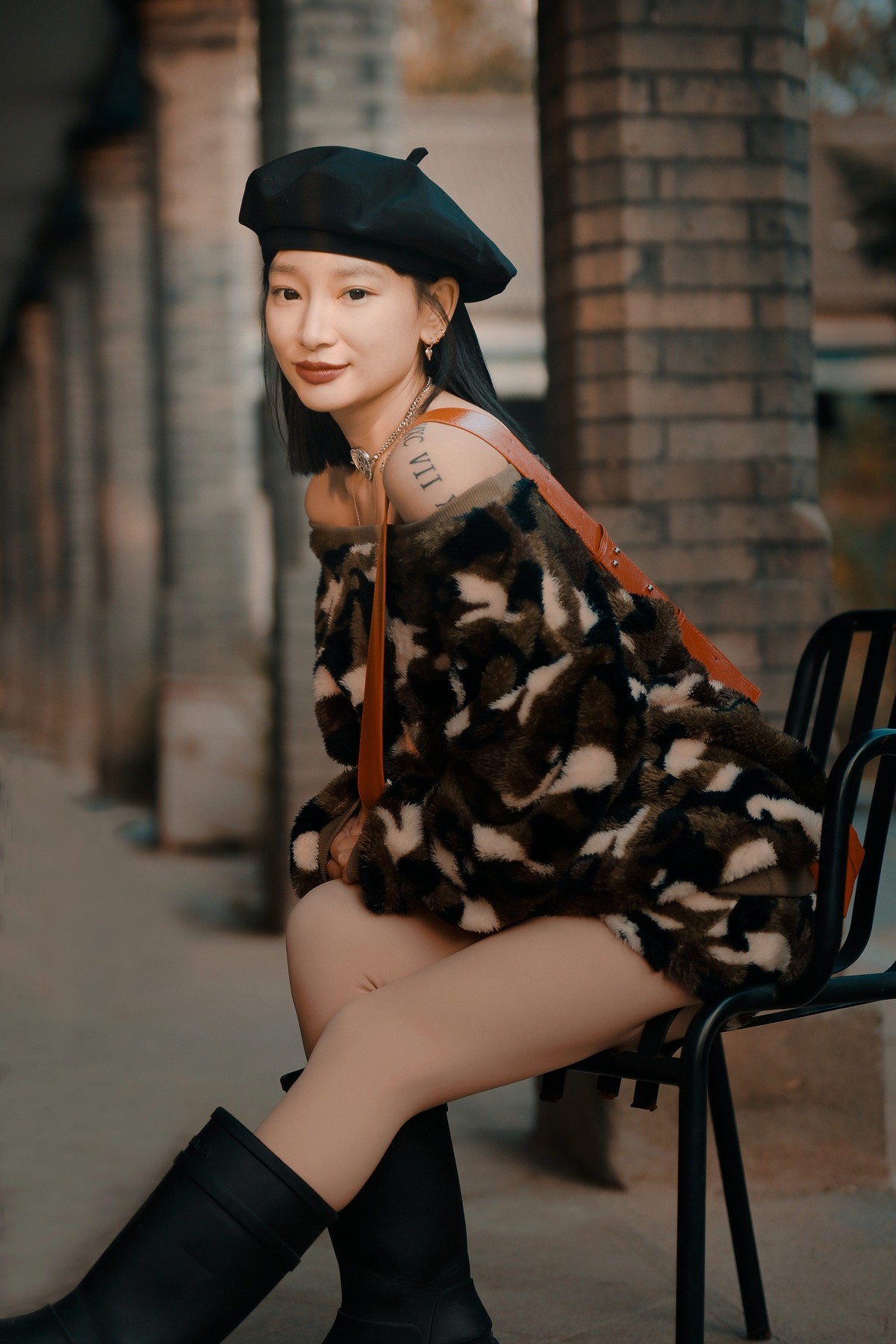 《教堂人像》--祝摄友圣诞快乐，新年快乐！！