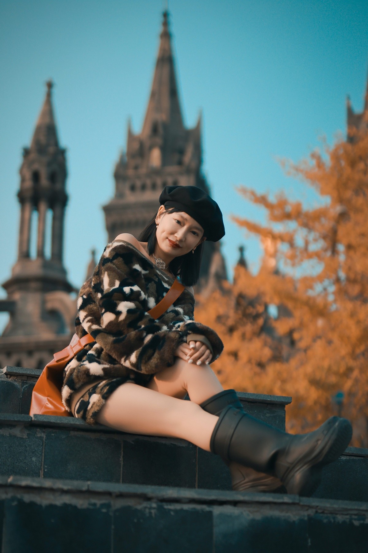 《教堂人像》--祝摄友圣诞快乐，新年快乐！！