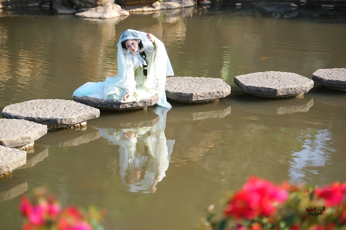 【在水一方】---婉灵