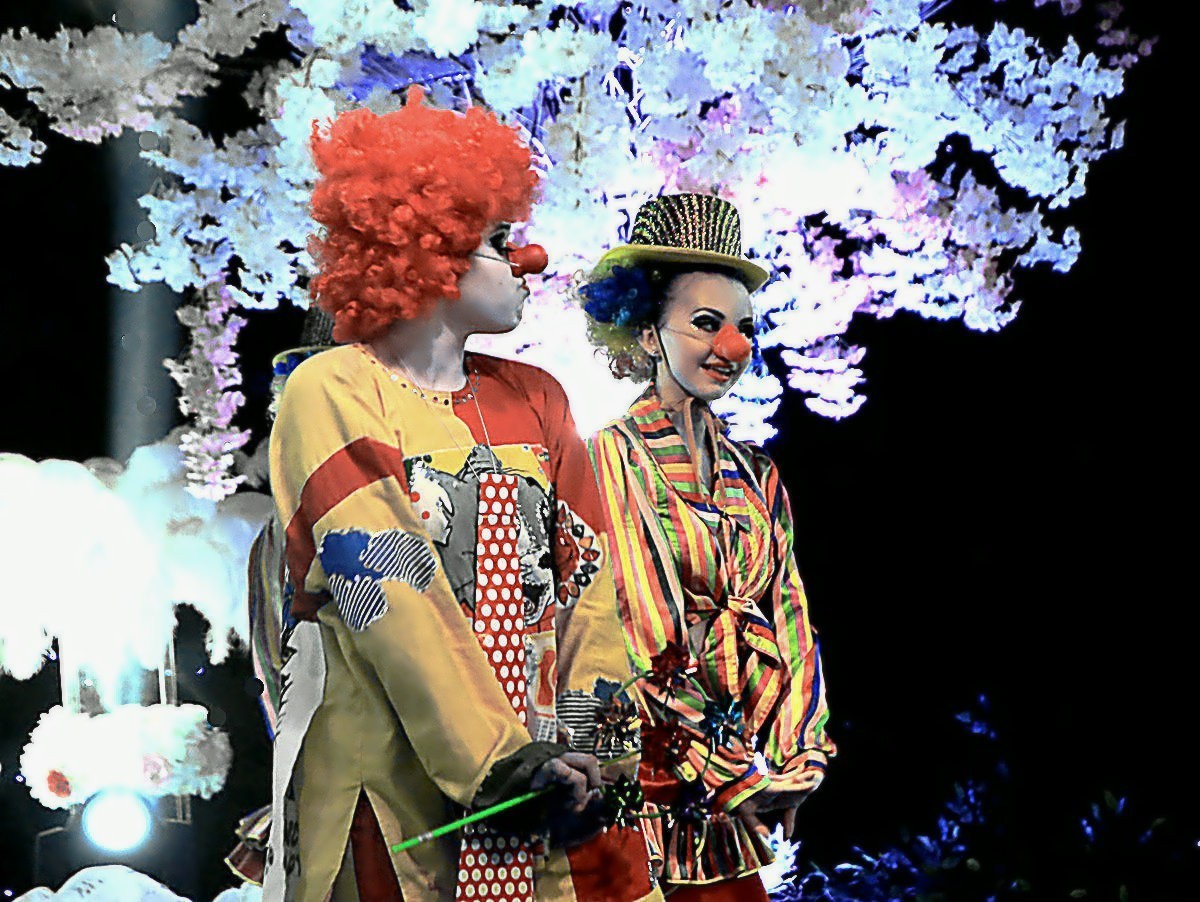 《不老松：纪实摄影》海拉尔俄罗斯文艺晚会！讨人喜欢的小丑！(3)