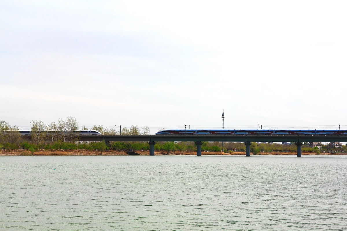 滹沱河畔春光美