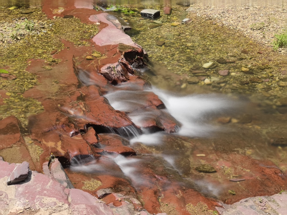 清清小溪洗衣忙