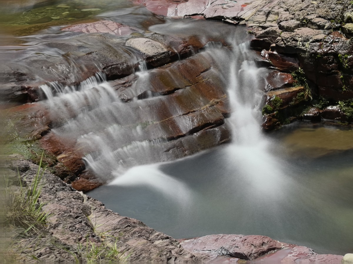 清清小溪洗衣忙