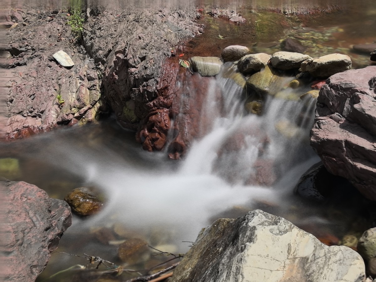 清清小溪洗衣忙