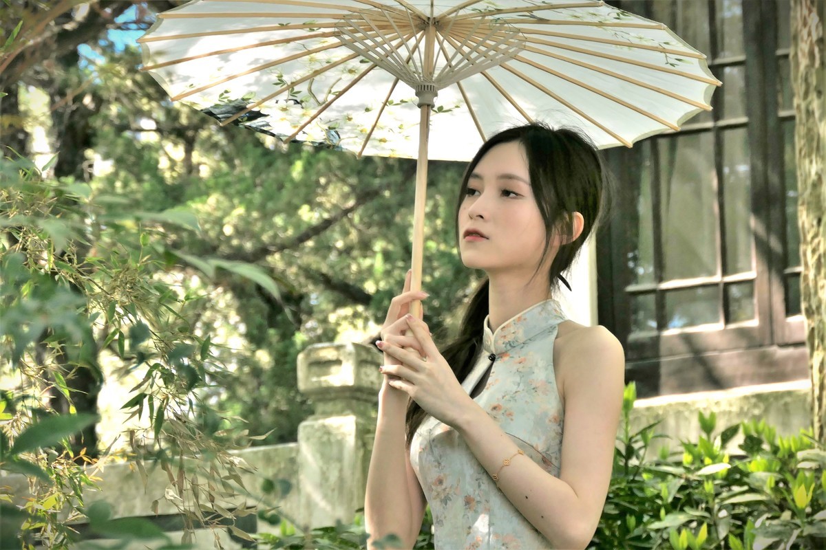 【阳光女孩】——摄于上海桂林公园