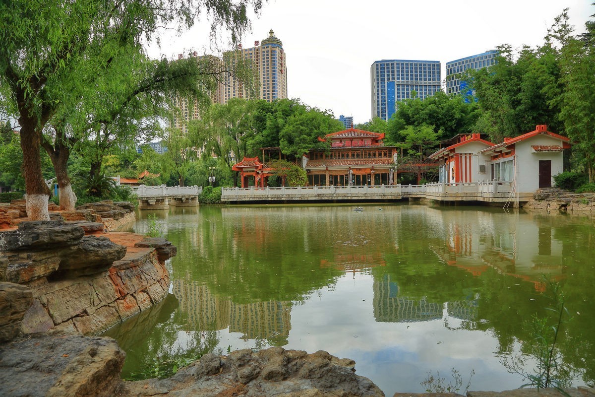 曲靖麒麟公园云南避暑游