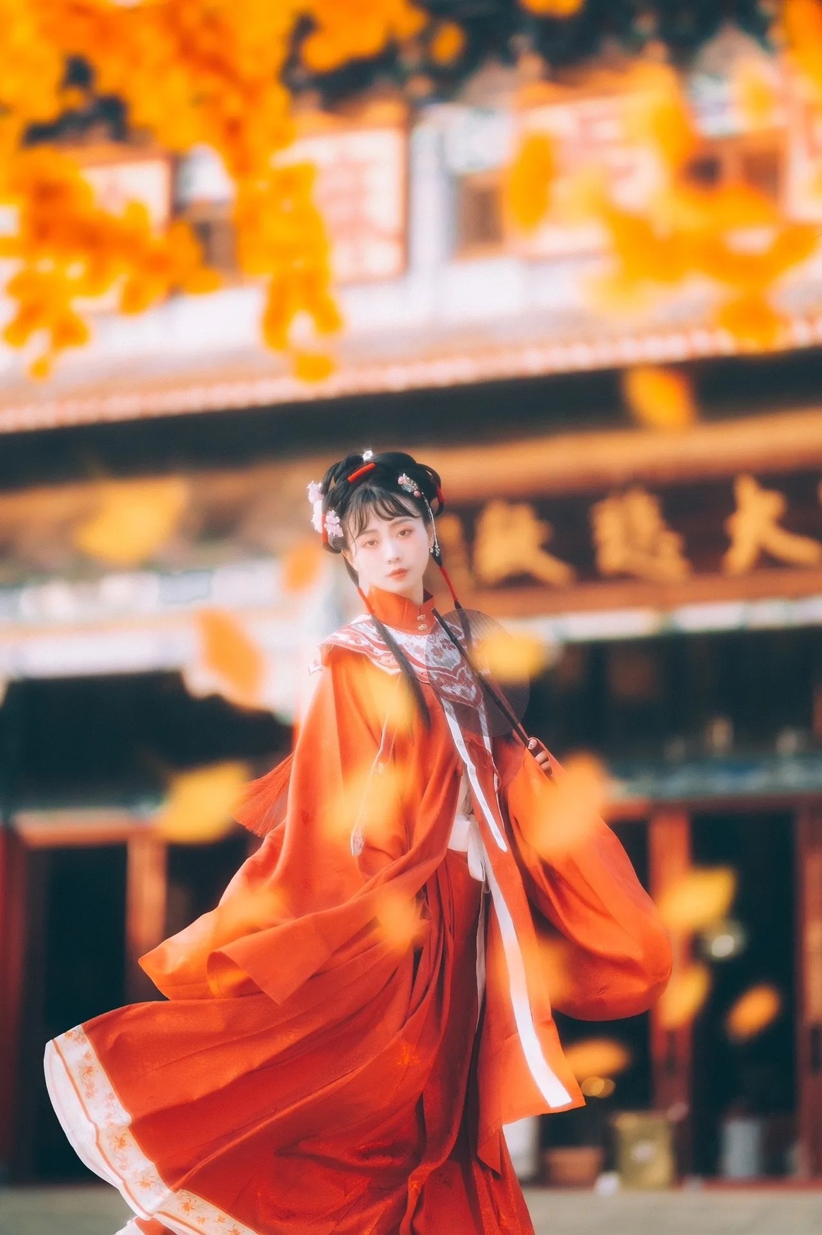 穿越时空汉服女