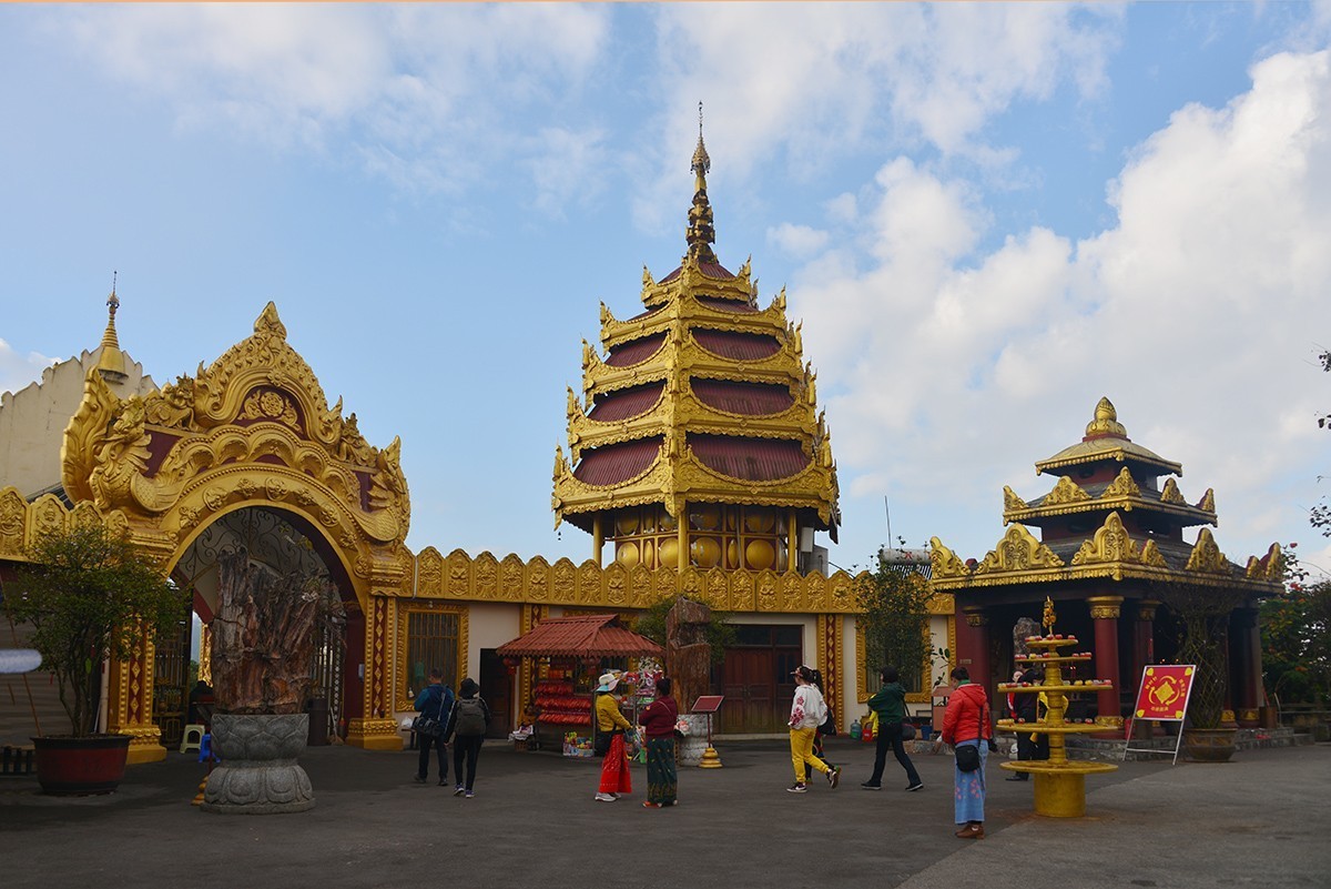 勐焕大金塔云南芒市