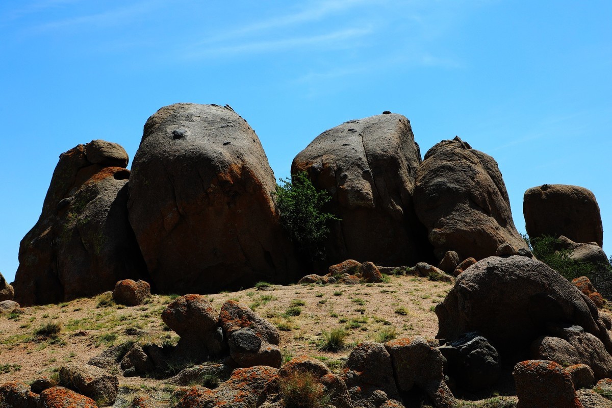 一些并不奇怪的石头