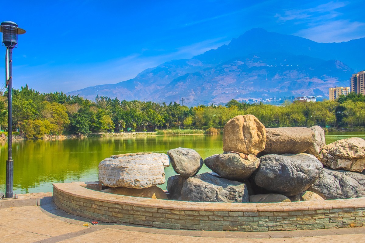 2024-10-10云南东川石头园（一）