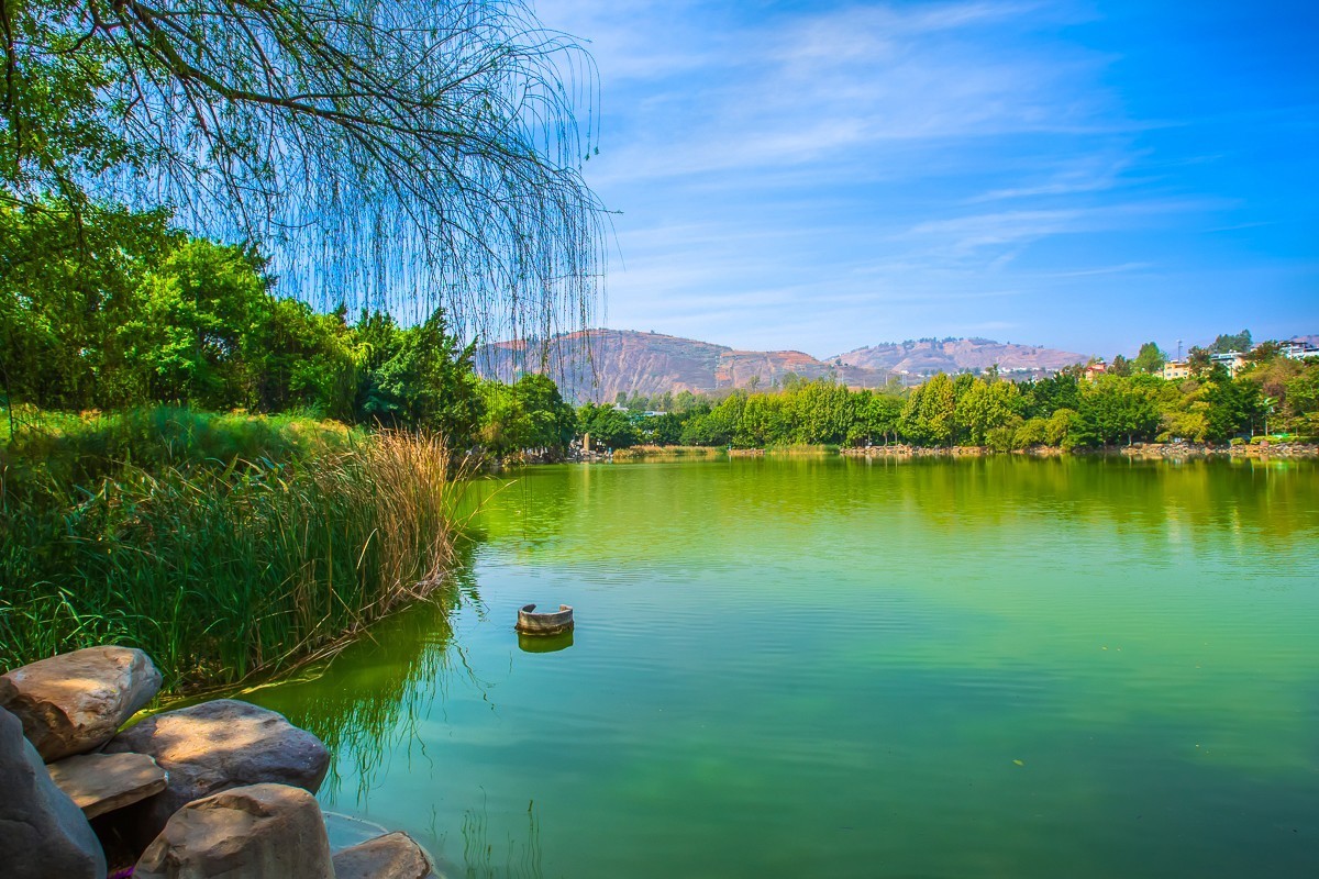 2024-10-10云南东川石头园（一）