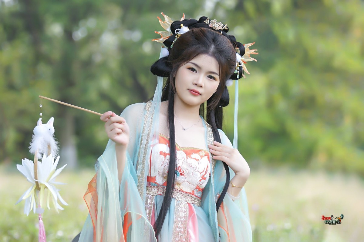 【春日俏皮可爱小锦鲤】---歪歪