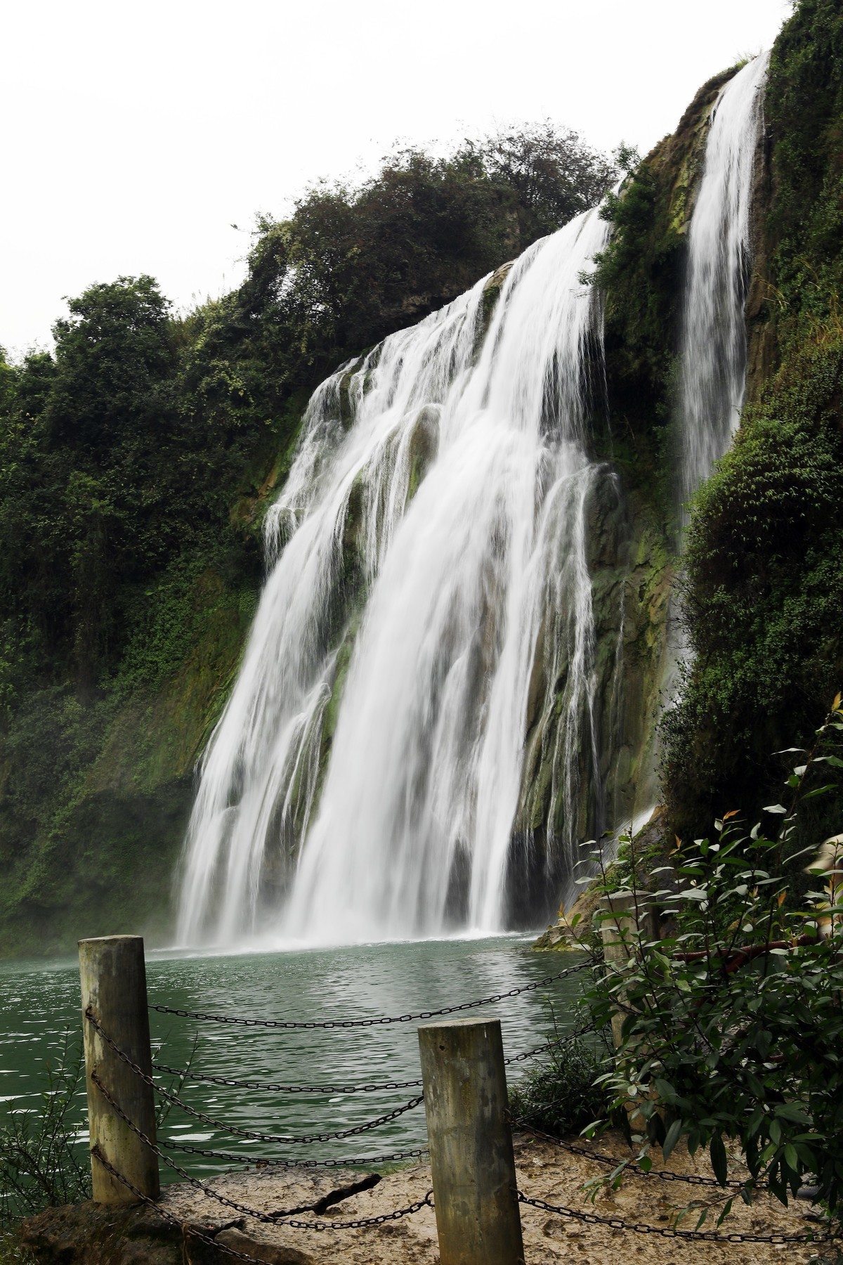 云南罗平九龙瀑布群